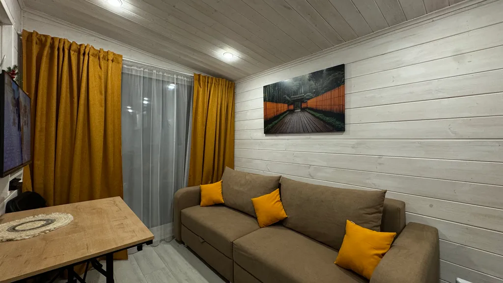 Небольшой уютный домик с чаном