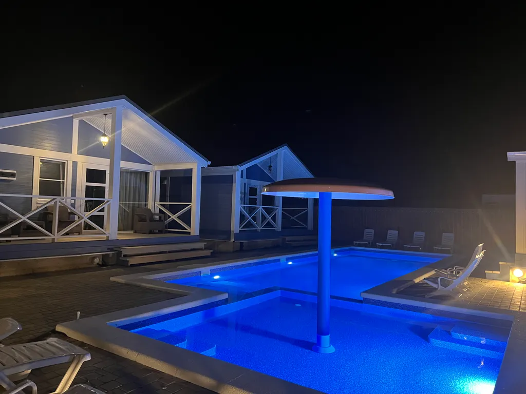 Коттедж Вилла Синие Волны/ Blue waves с бассейнами, 5 мин от пляжа