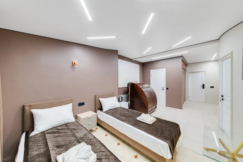 Полулюкс трехместный с балконом