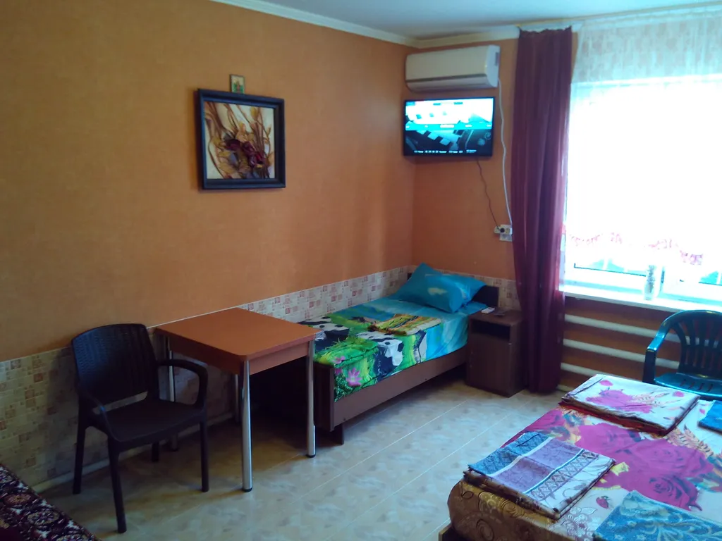 Дом у моря и парка фрунзе