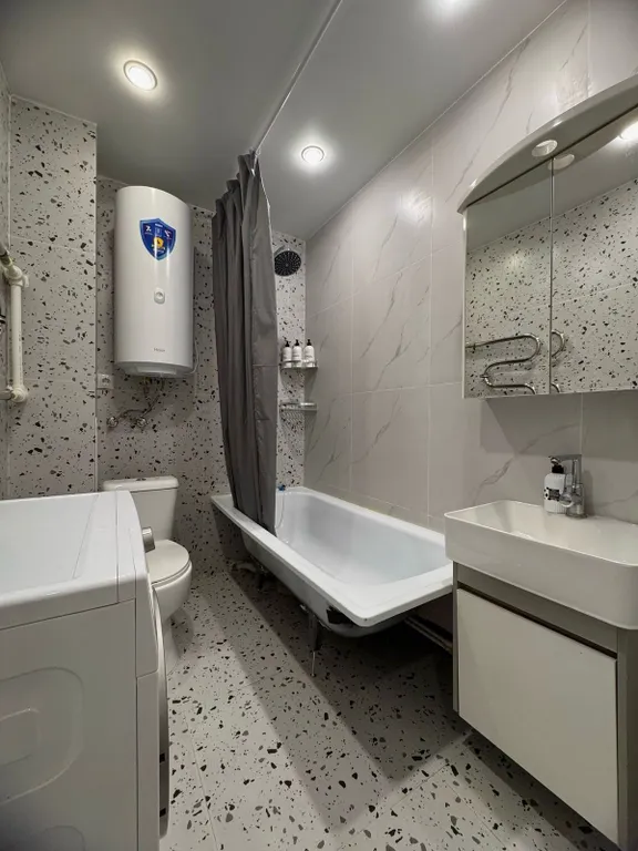 Просторная, уютная, с красивым видом на Китай студия в ЦЕНТРЕ ГОРОДА