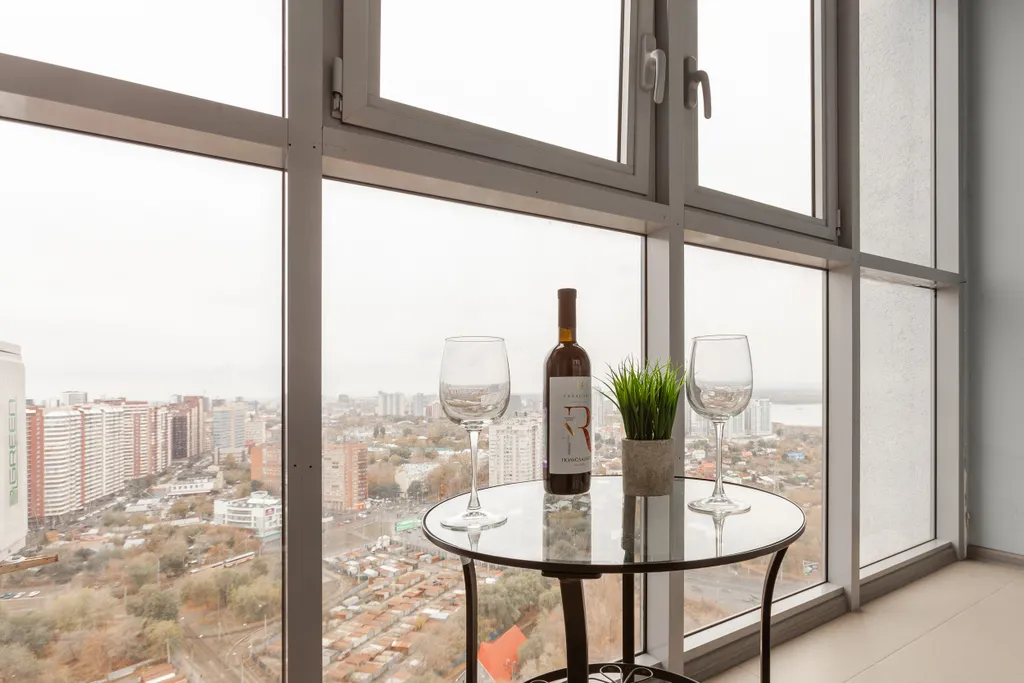 Студия с видом на Волгу