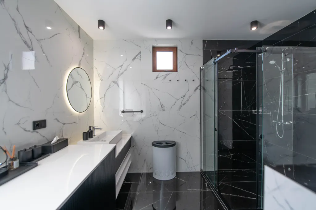 Central apartment with a swimming pool