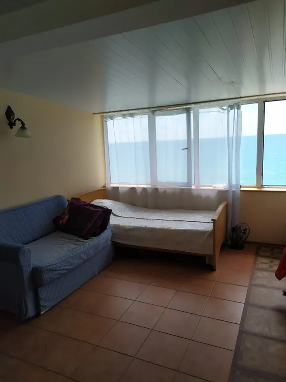 Комната у моря