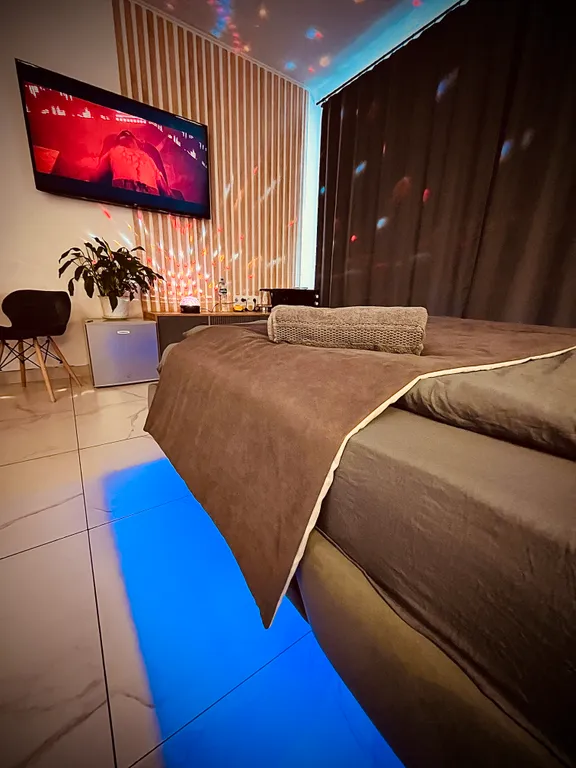 Квартира Стильная и уютная квартира с джакузи для влюбленных SweetRoom — Санкт-Петербург