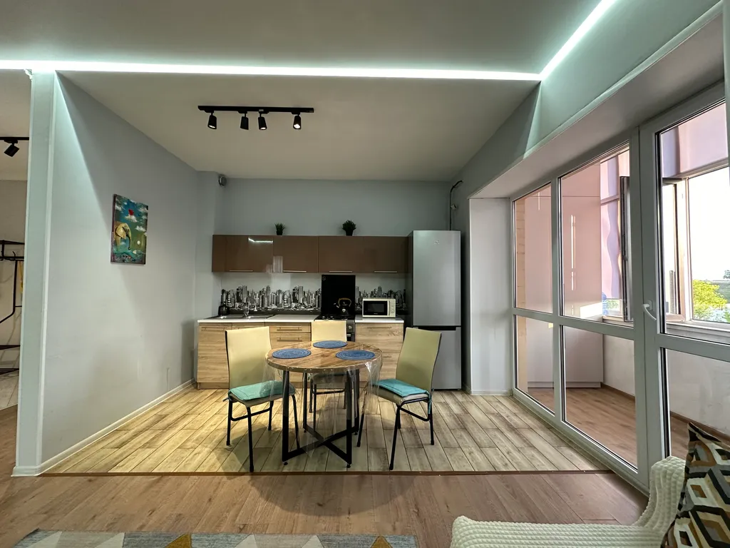 Уютная семейная квартира в новом доме в центре