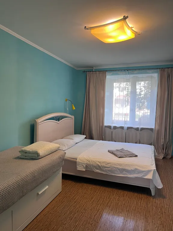 Абсолютный центр, евротрешка с 2 отдельными спальнями и гостиной