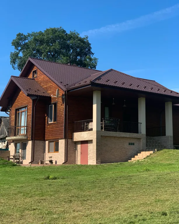 Тихое и комфортное место на берегу реки Лесная