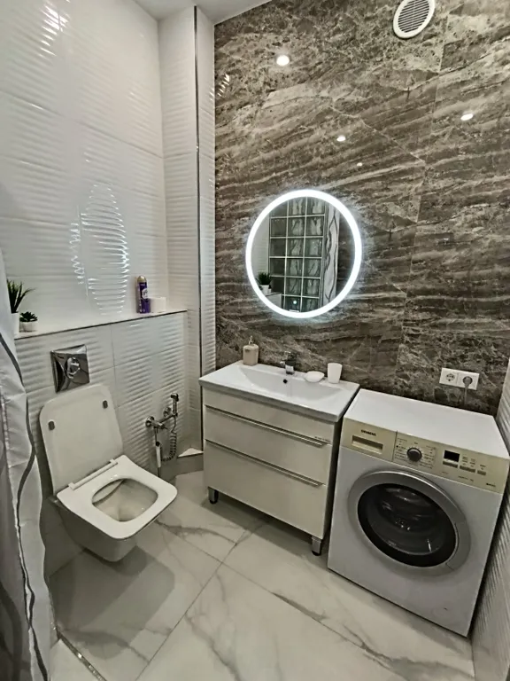 Новая евро-двушка с панорамным видом на море и пляж перед домом