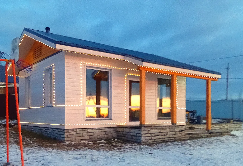 Уютный дом на берегу озера Камбулат