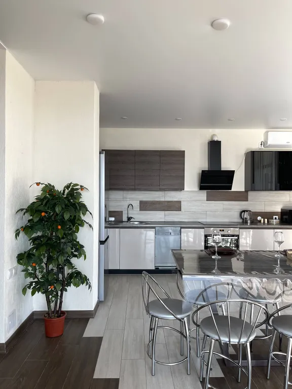 Дом с подогреваемым бассейном и 5 спальнями