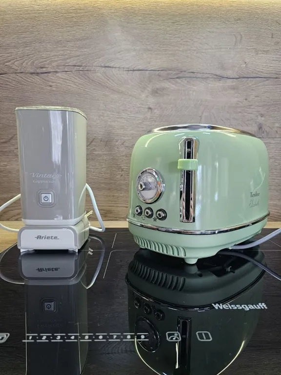 Дизайнерский панорамный дом с сауной в хвойном лесу