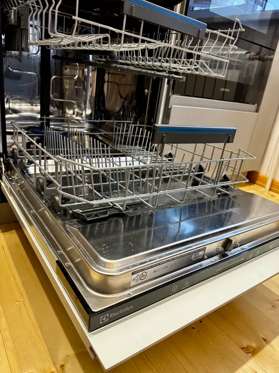 Новенький дом с сибирским чаном