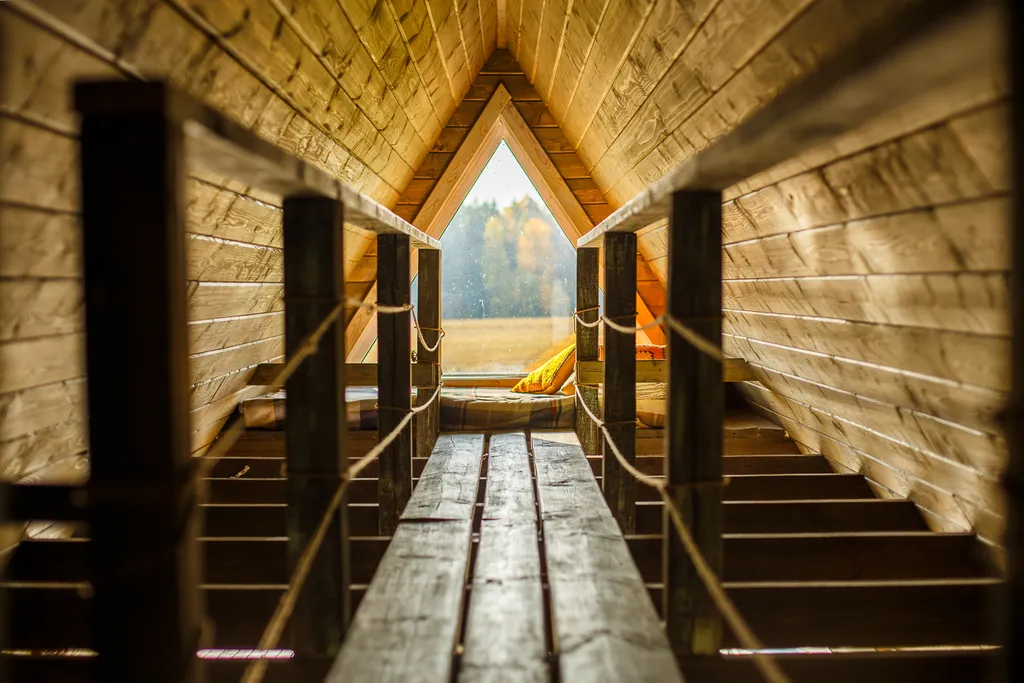 Треугольный дом между Минском, Несвижем и Миром