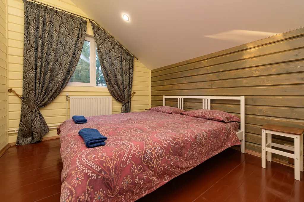 Брусничный коттедж с сауной и банным чаном