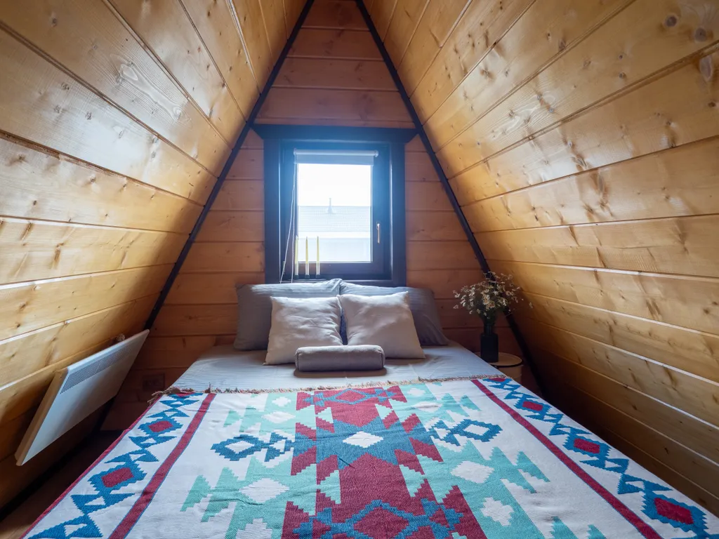 Уютный дом у озера