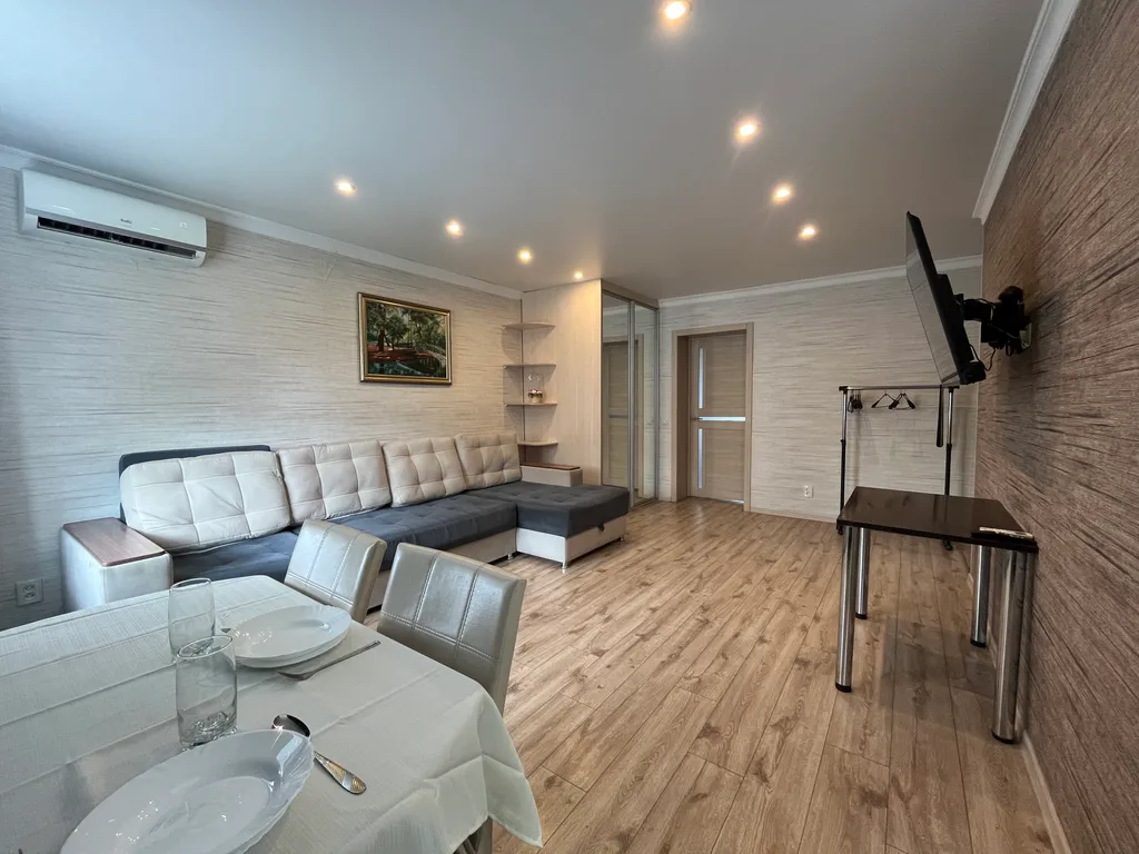 2-комн. апартаменты УНИК АПАРТ на Ленина напротив Цирка и Променада