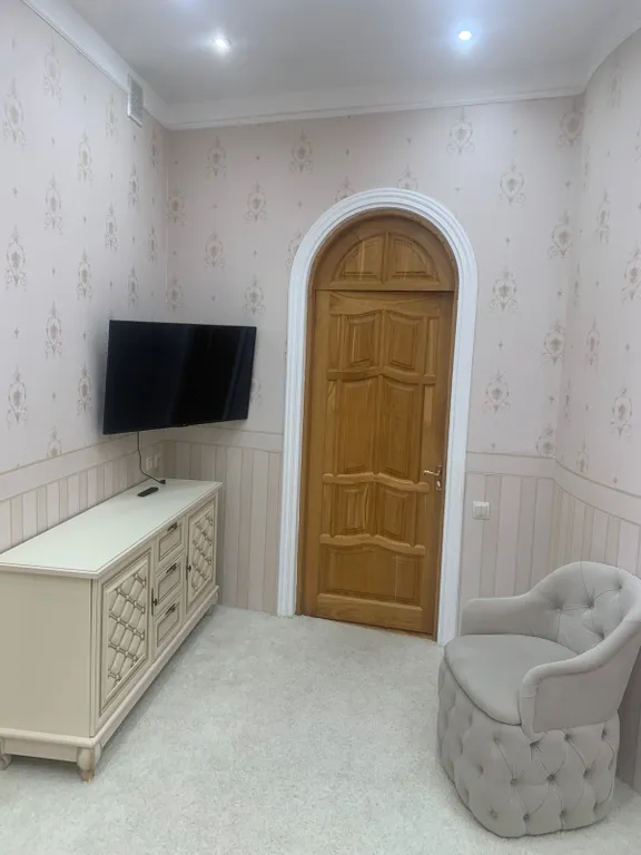 Уникальный, уютный, большой семейный дом. С видом на город