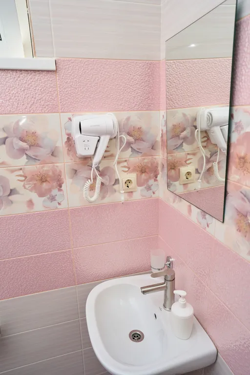 Квартира Квартира Трёхместный номер комфортный с 1 двуспальной кроватью и 1 односпальной — Кучугуры