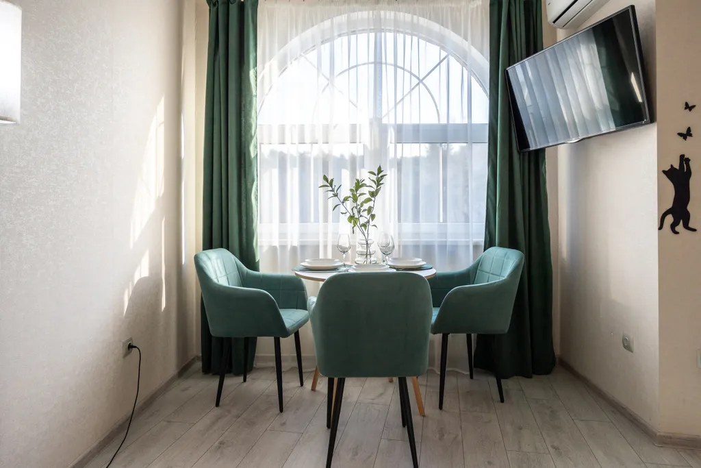 Студия с озером в вашем окне