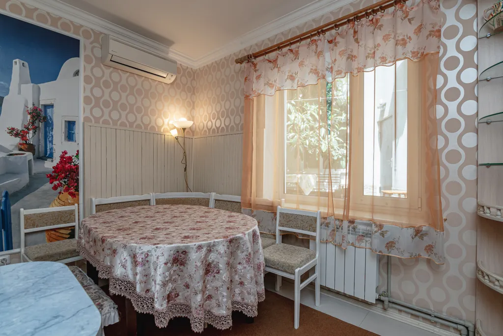 Семейный номер в уютном доме в центре города