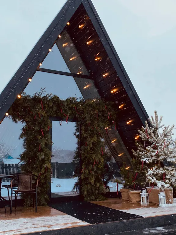 Треугольный домик рядом с Беловежской пущей