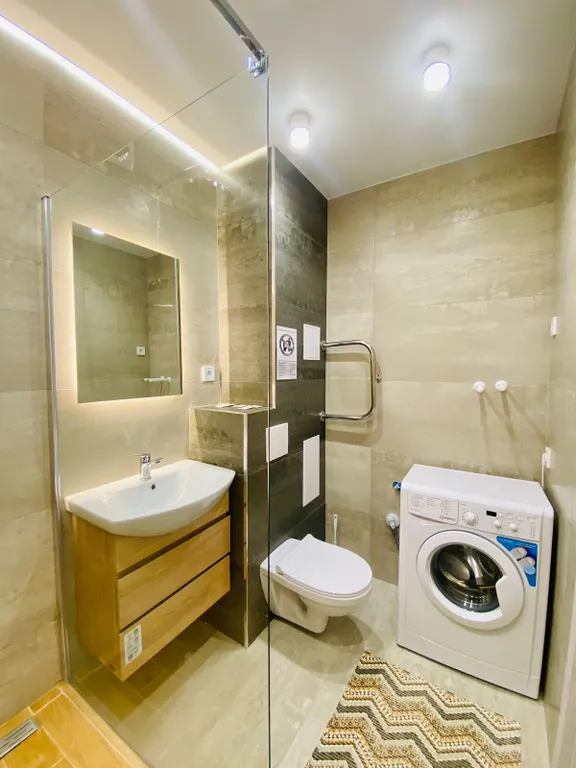 Квартира с новым ремонтом рядом с дворцом спорта Антей