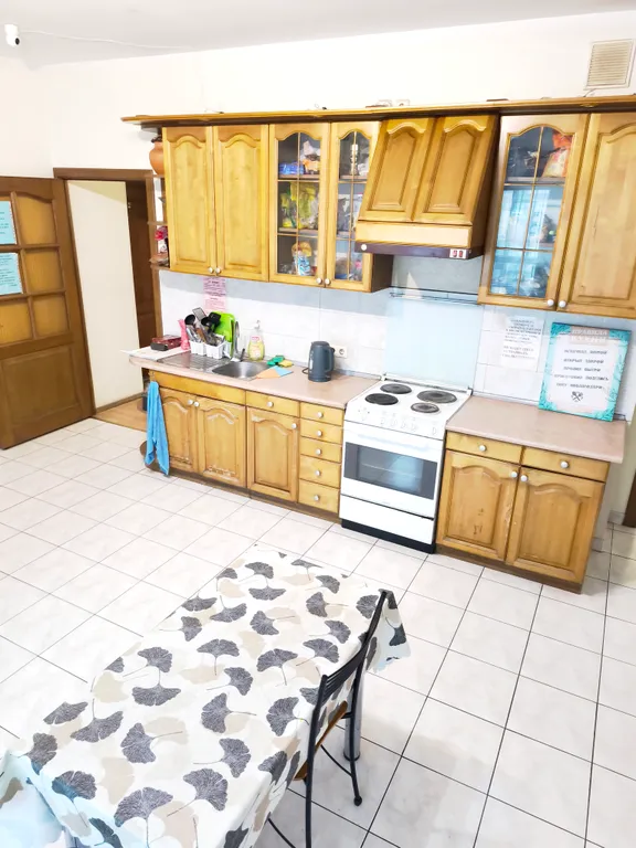 Трёхместный номер в центре, метро Немига, Дворец спорта.