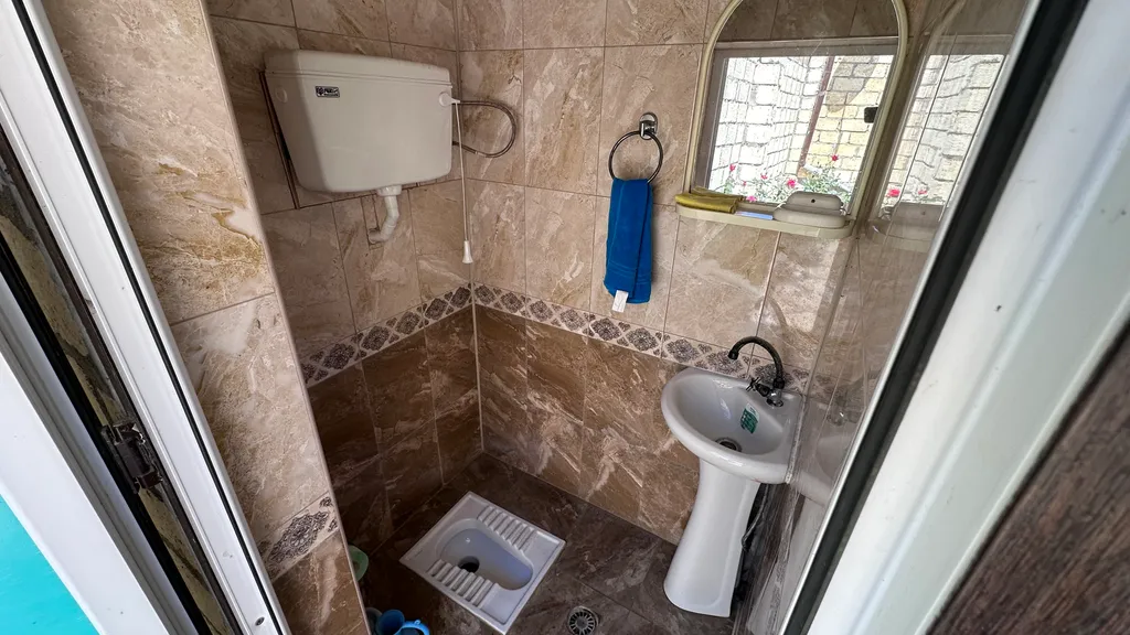 Уютная комнатка во дворе частного дома