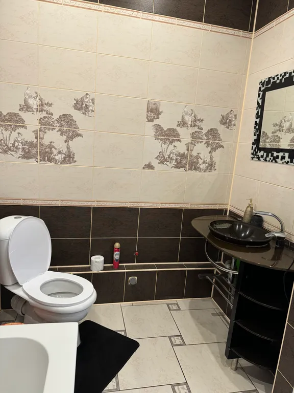 Красивая трёхкомнатная квартира в центре с видом на площадь