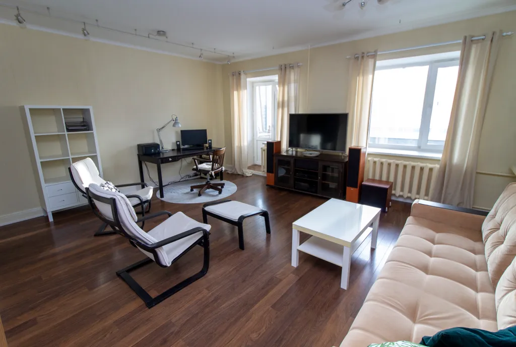 Уютная и просторная квартира с отдельной спальней и гостиной-кухней