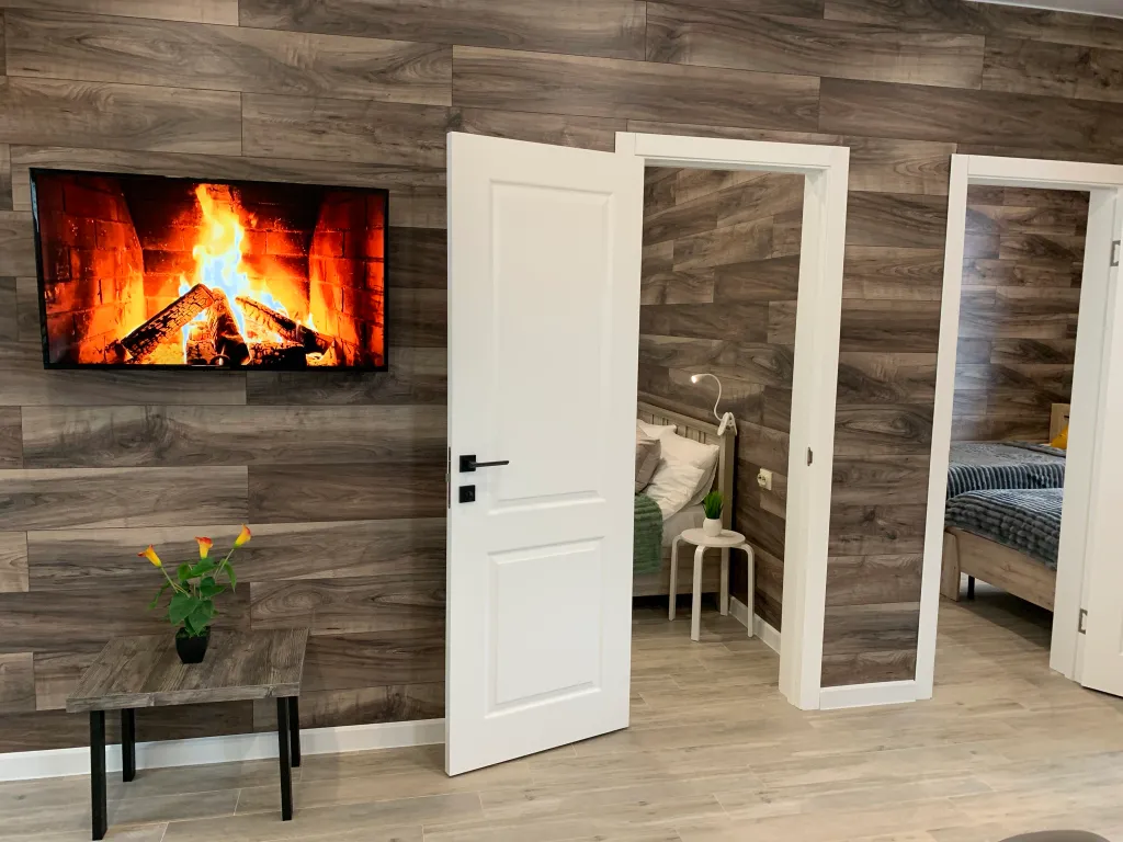 Коттедж Семейный дом с 2 спальнями у леса и озера — Борисово