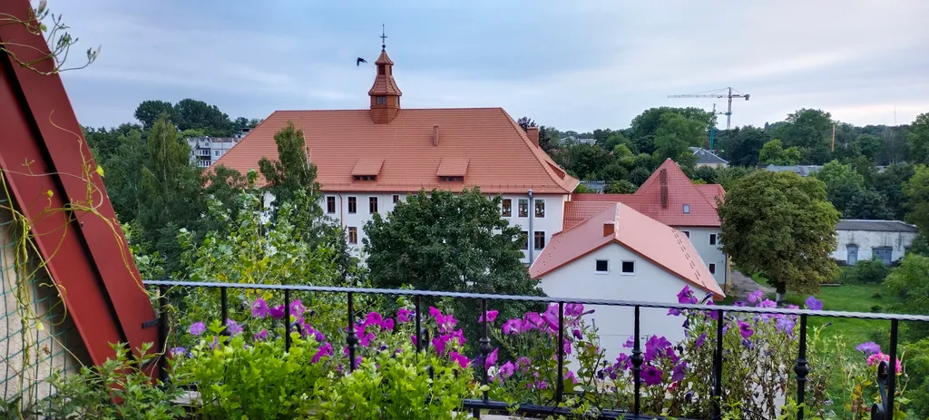 Просторная квартира с большим балконом, в центре города — аренда посуточно в Балтийск