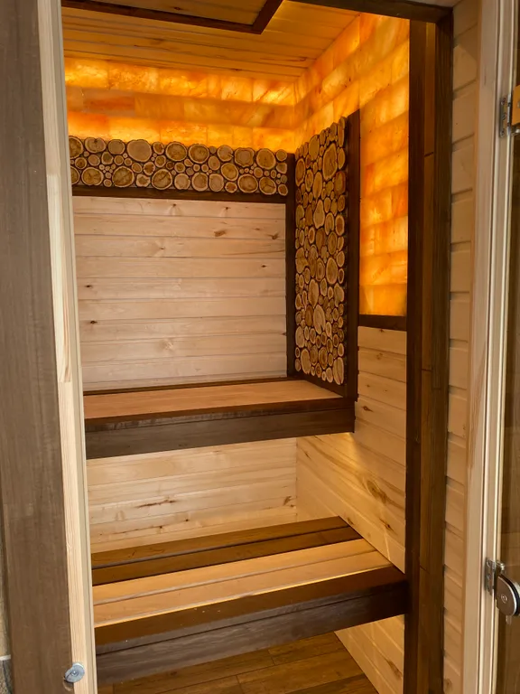 Дизайнерский дом с сауной и джакузи