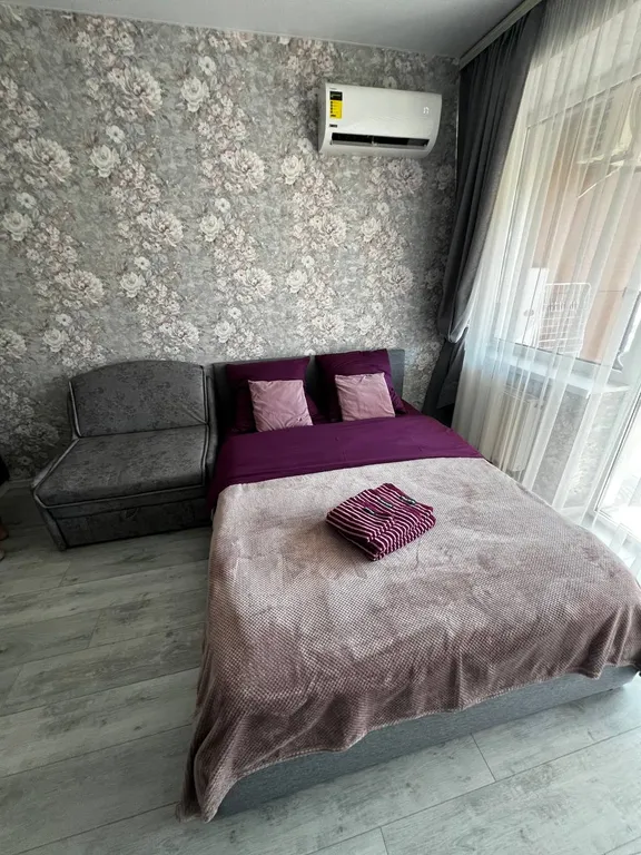 Студия с балконом, видом на море и на бассейн