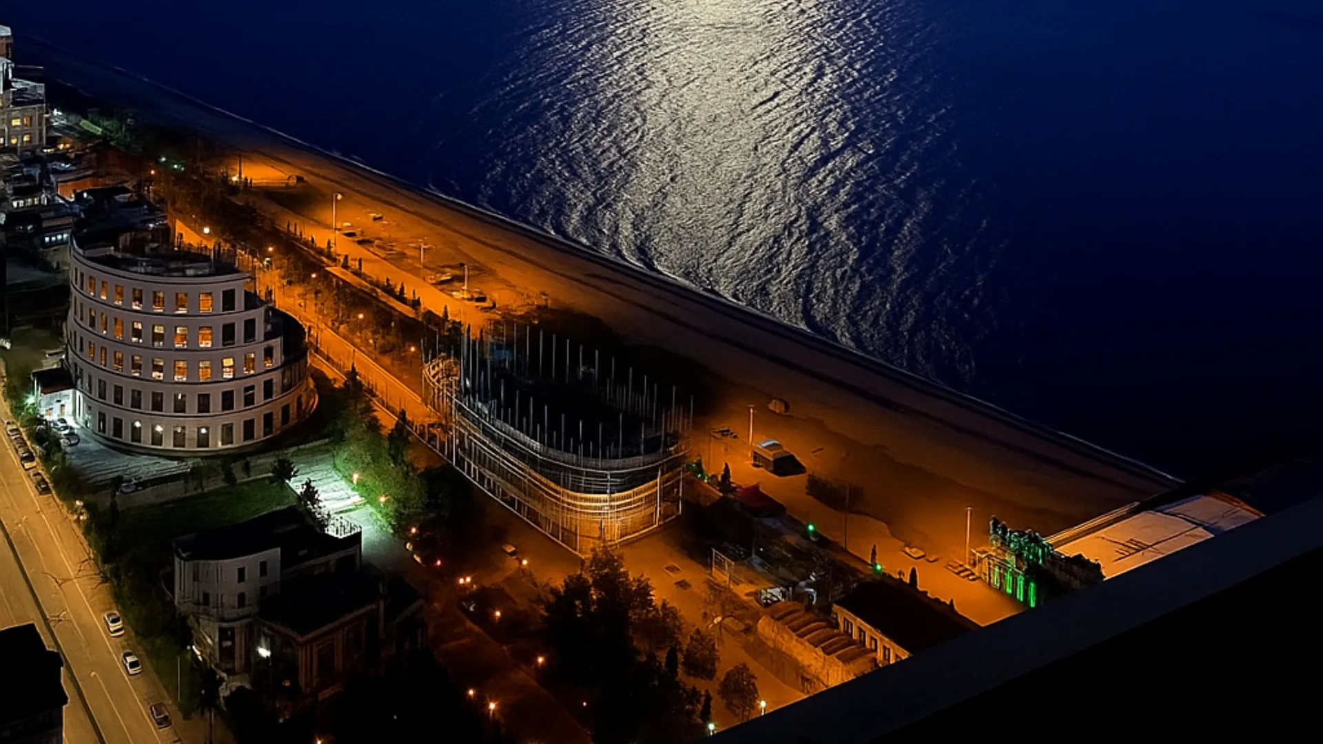 Delux Suite с видом на море и пляж в Батуми
