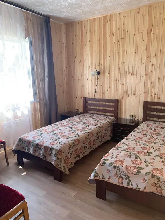 Коттедж с большой террасой на берегу Селигера