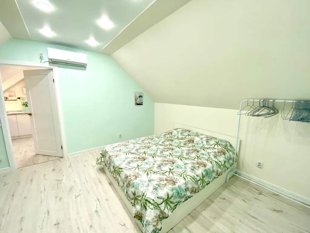 Коттедж Дом с бассейном и своей территорией — Бжид