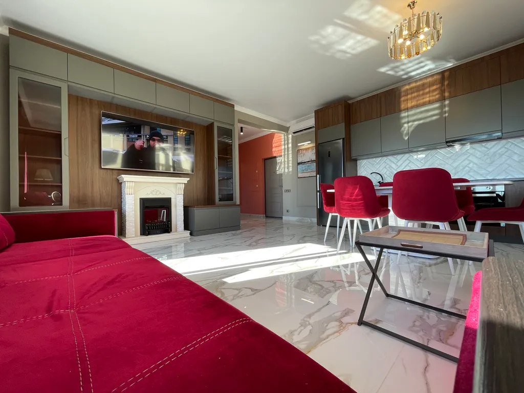 3-комнатная квартира рядом с морем, панорамные окна с видом на море