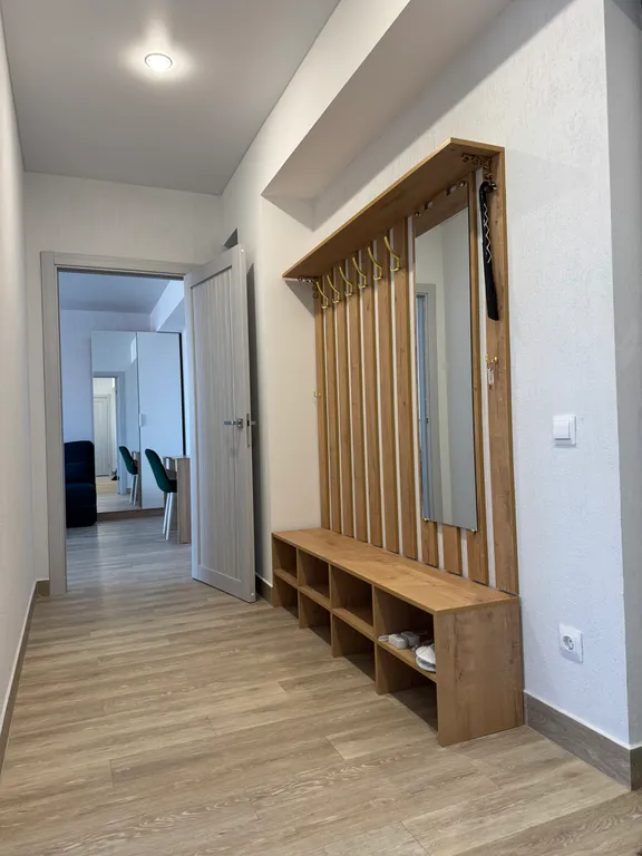 Просторная светлая квартира рядом с морем