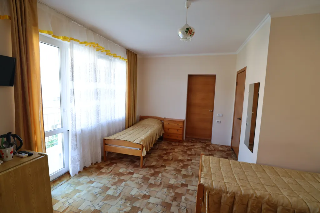 Квартира Квартира Четырехместный номер с доп. местом с балконом и видом на горы — Лазаревское