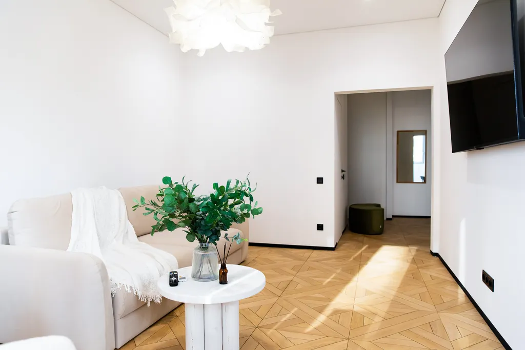 Стильная двухкомнатная квартира у моря