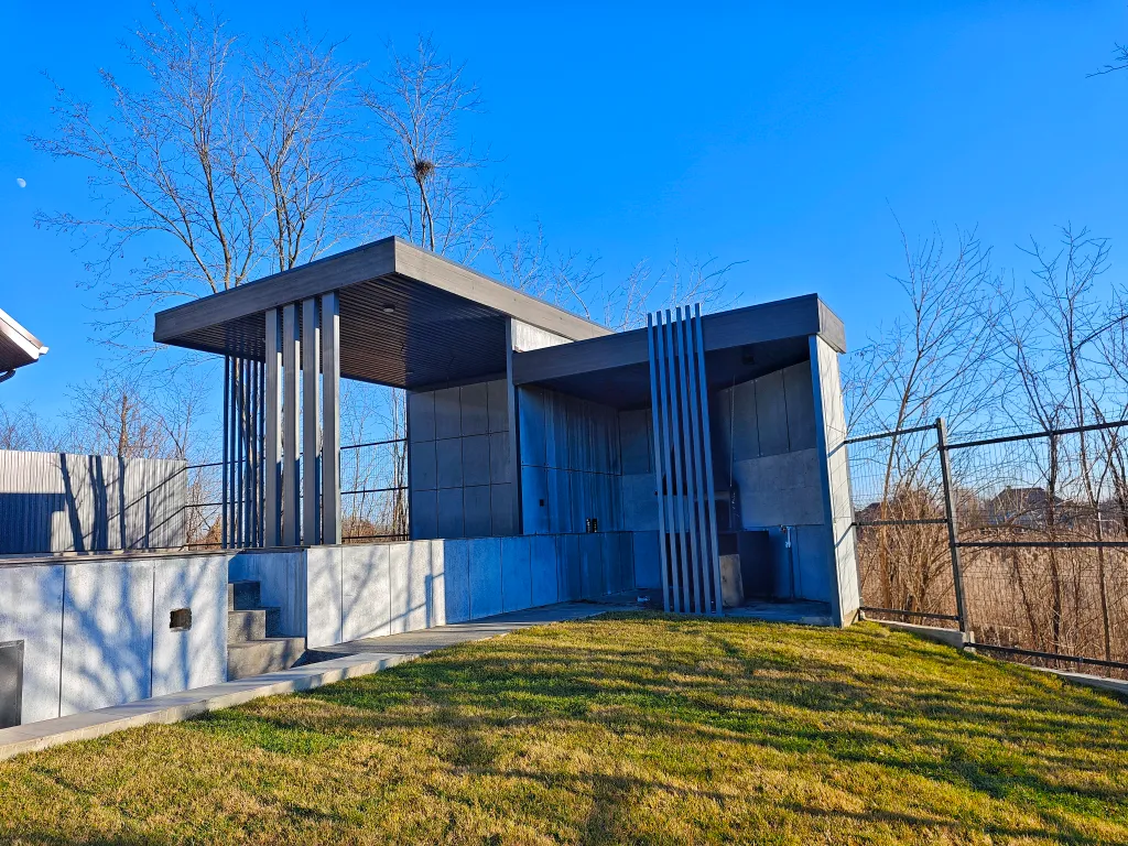 Вилла Личи, сруб с подогреваемым бассейном и баней