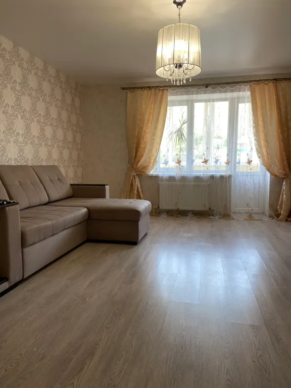 Просторная квартира в тихом районе поселка — аренда посуточно в Абрау-Дюрсо