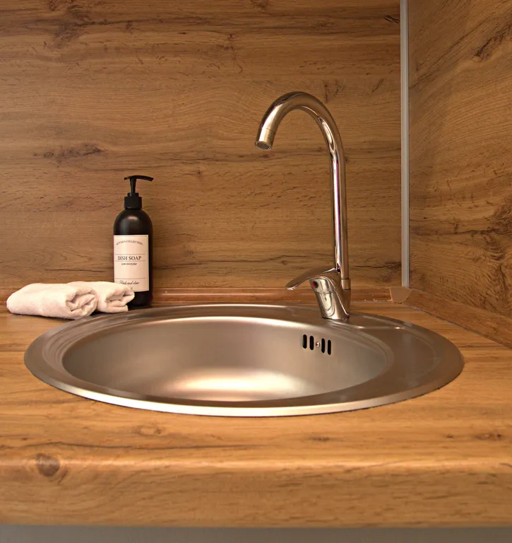 Стильная студия с бассейном в 3 минутах от моря