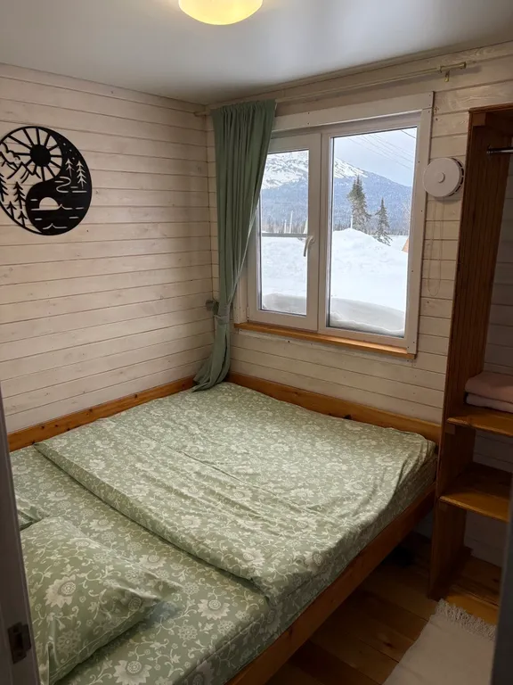 Коттедж Дом для отдыха с террасой и с двумя спальнями — Шерегеш