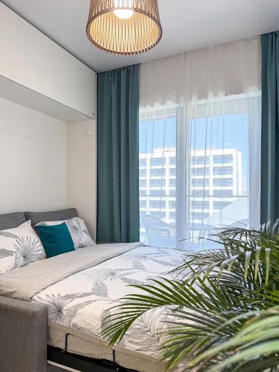 Квартира Квартира Студия в апарт-отеле с бассейном, собственным песчаным пляжем, парком — Анапа