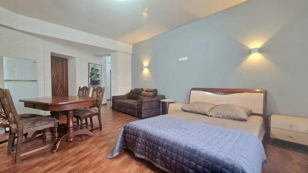 Трехкомнатная студия в центре города