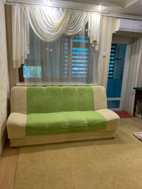 Большой дом с парковочным местом