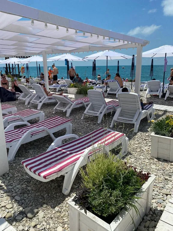 Уютная студия с террасой в новом комплексе с видом на горы